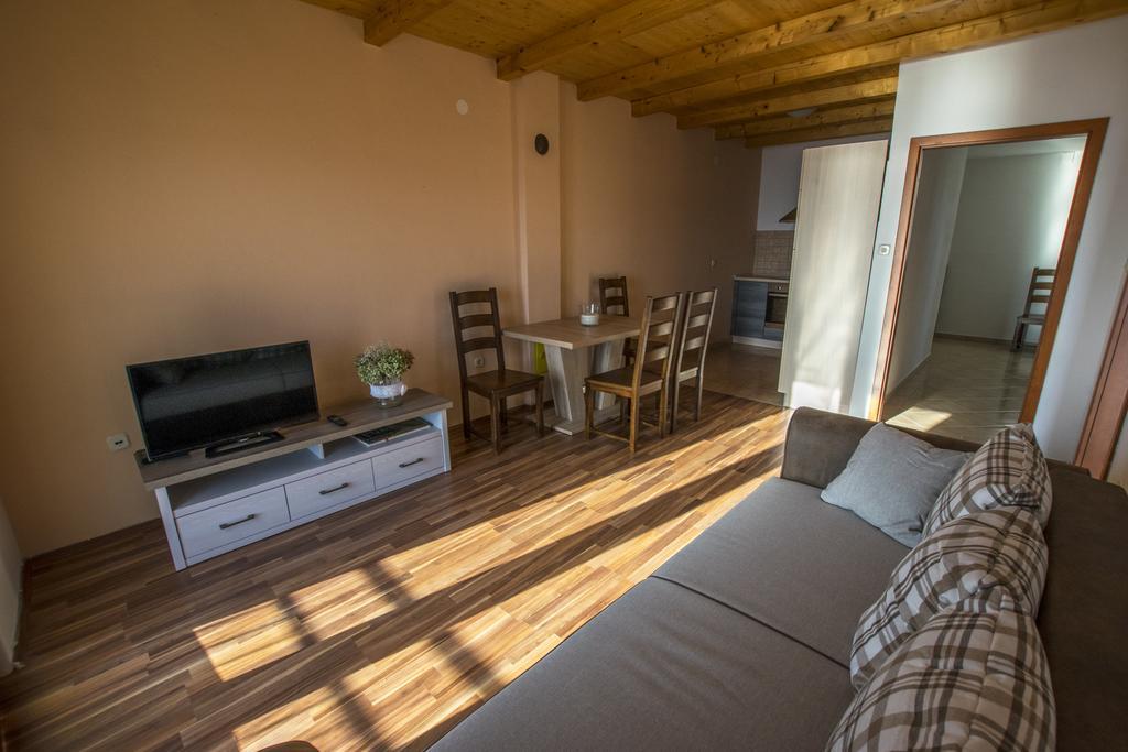 Apartment Duda สตารีกราด-ปาเคลนีซา ภายนอก รูปภาพ